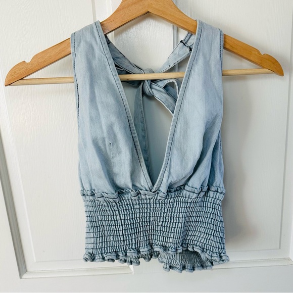 POL Tops - POL Denim Smocked Halter Crop Top Light Blue Wash Tie Neck Size S